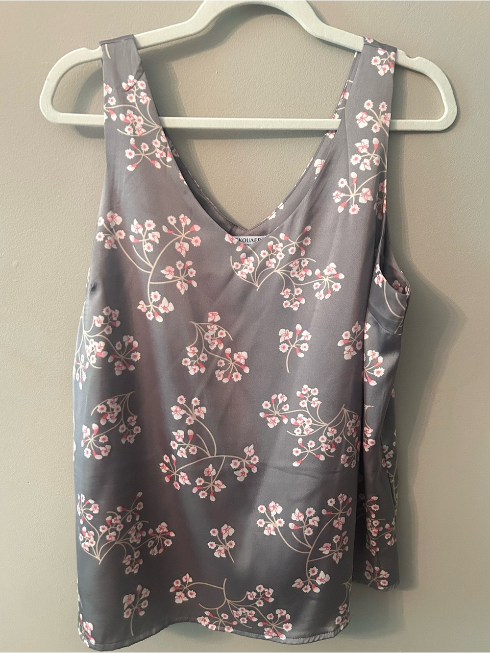 Ekouaer Floral Gray V-Neck Sleep Top